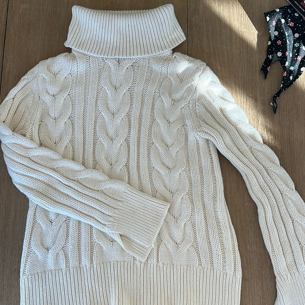 Banana Republic cream chunky cable knit sweater with turtleneck Womens S